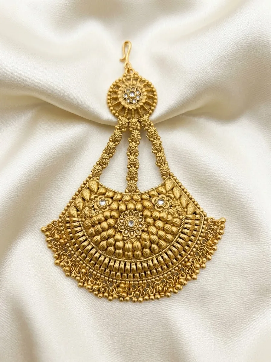 Antique-gold bridal passa with stone detailing