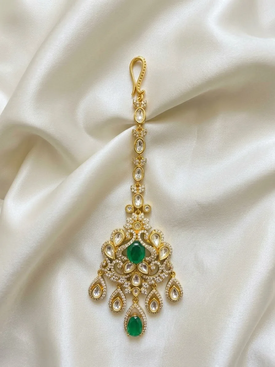 Uncut Kundan Maang Tikka with Green Stones