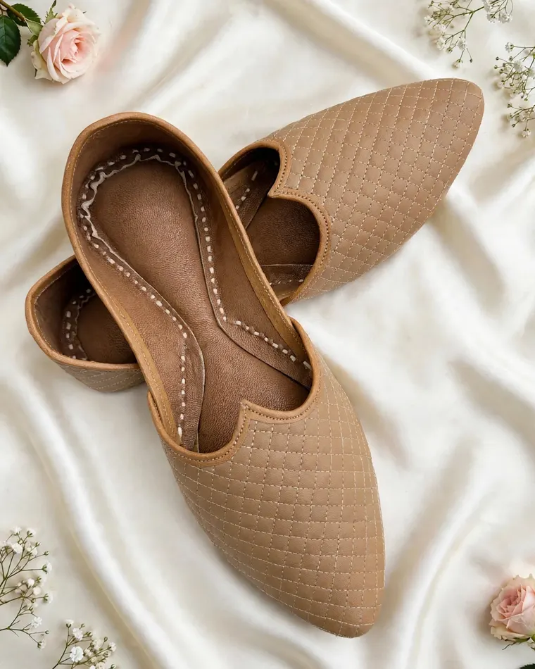 Tan quilted crosshatch pattern leather mojri