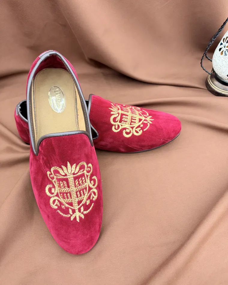 Men's maroon velvet Punjabi jutti loafers with gold crest embroidery — men's jutti Calgary