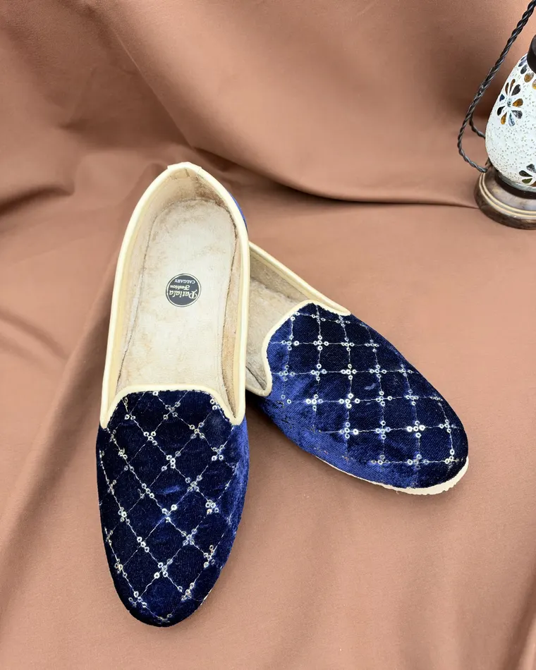 Men's navy blue velvet Punjabi jutti loafers with quilted sequin pattern — men's jutti Calgary