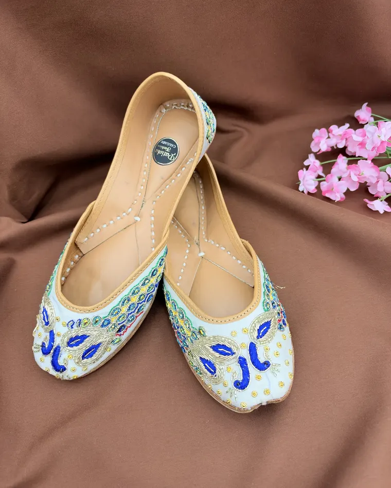White and blue peacock embroidered Punjabi jutti with silver zardozi — women's jutti Calgary